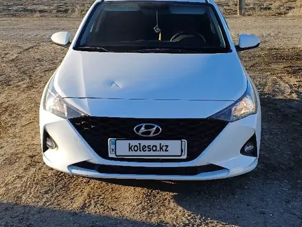 Hyundai Accent 2021 года за 7 000 000 тг. в Атырау – фото 2