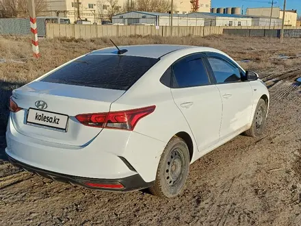 Hyundai Accent 2021 года за 7 000 000 тг. в Атырау – фото 3