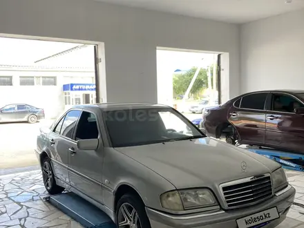 Mercedes-Benz C 320 2000 года за 4 000 000 тг. в Жанаозен – фото 2