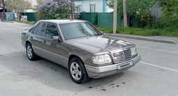 Mercedes-Benz E 320 1994 годаүшін2 800 000 тг. в Талдыкорган