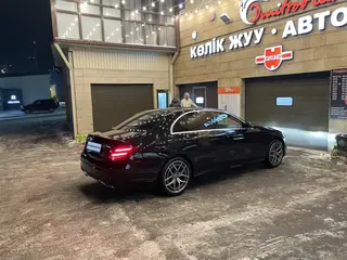 Mercedes-Benz E 200