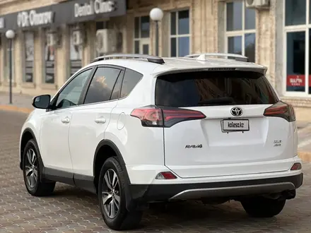 Toyota RAV4 2017 года за 9 350 000 тг. в Актау – фото 5