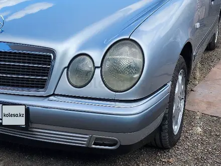 Mercedes-Benz E 320 1998 года за 3 350 000 тг. в Астана – фото 21