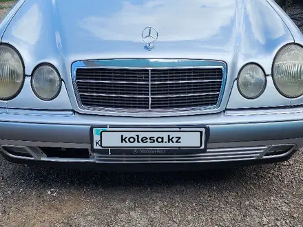 Mercedes-Benz E 320 1998 года за 3 350 000 тг. в Астана – фото 22