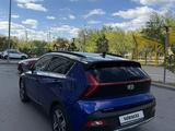 Hyundai Bayon 2023 года за 7 790 000 тг. в Караганда – фото 4
