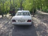 Mercedes-Benz E 200 1991 года за 500 000 тг. в Семей – фото 4