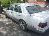 Mercedes-Benz E 200 1991 года за 500 000 тг. в Семей – фото 3