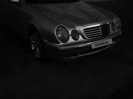 Mercedes-Benz E 320 2000 года за 4 700 000 тг. в Атырау