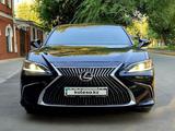 Lexus ES 250 2019 года за 17 000 000 тг. в Уральск – фото 2