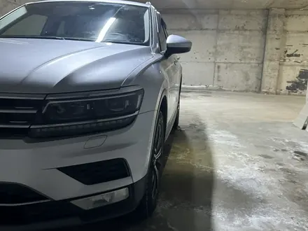 Volkswagen Tiguan 2017 года за 10 600 000 тг. в Алматы – фото 3