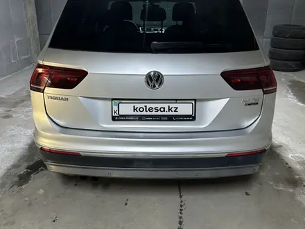 Volkswagen Tiguan 2017 года за 10 600 000 тг. в Алматы – фото 6