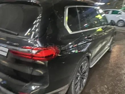 BMW X7 2019 года за 39 500 000 тг. в Астана – фото 2