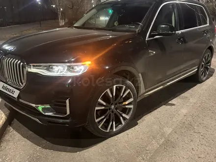 BMW X7 2019 года за 39 500 000 тг. в Астана