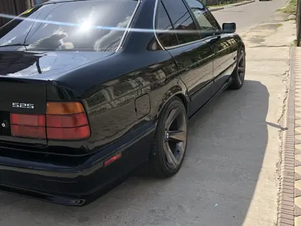BMW 525 1995 года за 2 800 000 тг. в Шымкент – фото 9