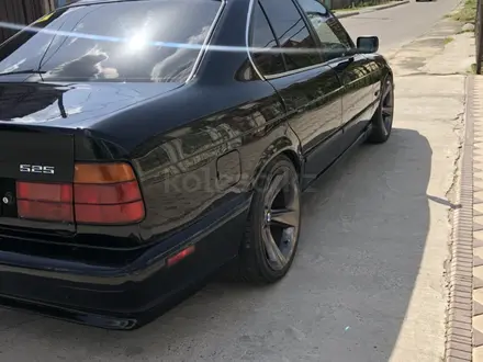 BMW 525 1995 года за 2 800 000 тг. в Шымкент – фото 3