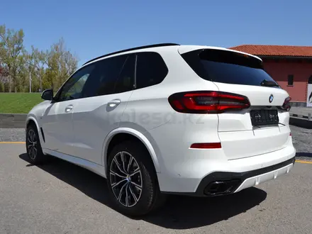 BMW X5 2021 года за 55 500 000 тг. в Алматы – фото 4