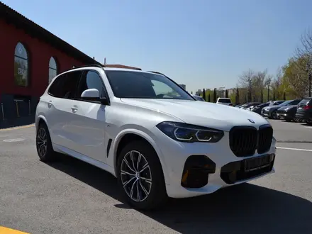 BMW X5 2021 года за 55 500 000 тг. в Алматы – фото 3