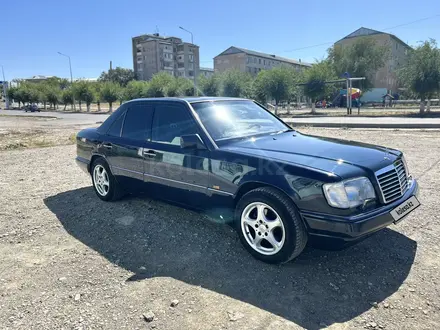 Mercedes-Benz E 280 1994 года за 3 400 000 тг. в Тараз – фото 3