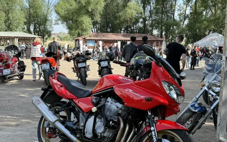Suzuki  Bandit GSF 600 2000 года за 1 650 000 тг. в Астана