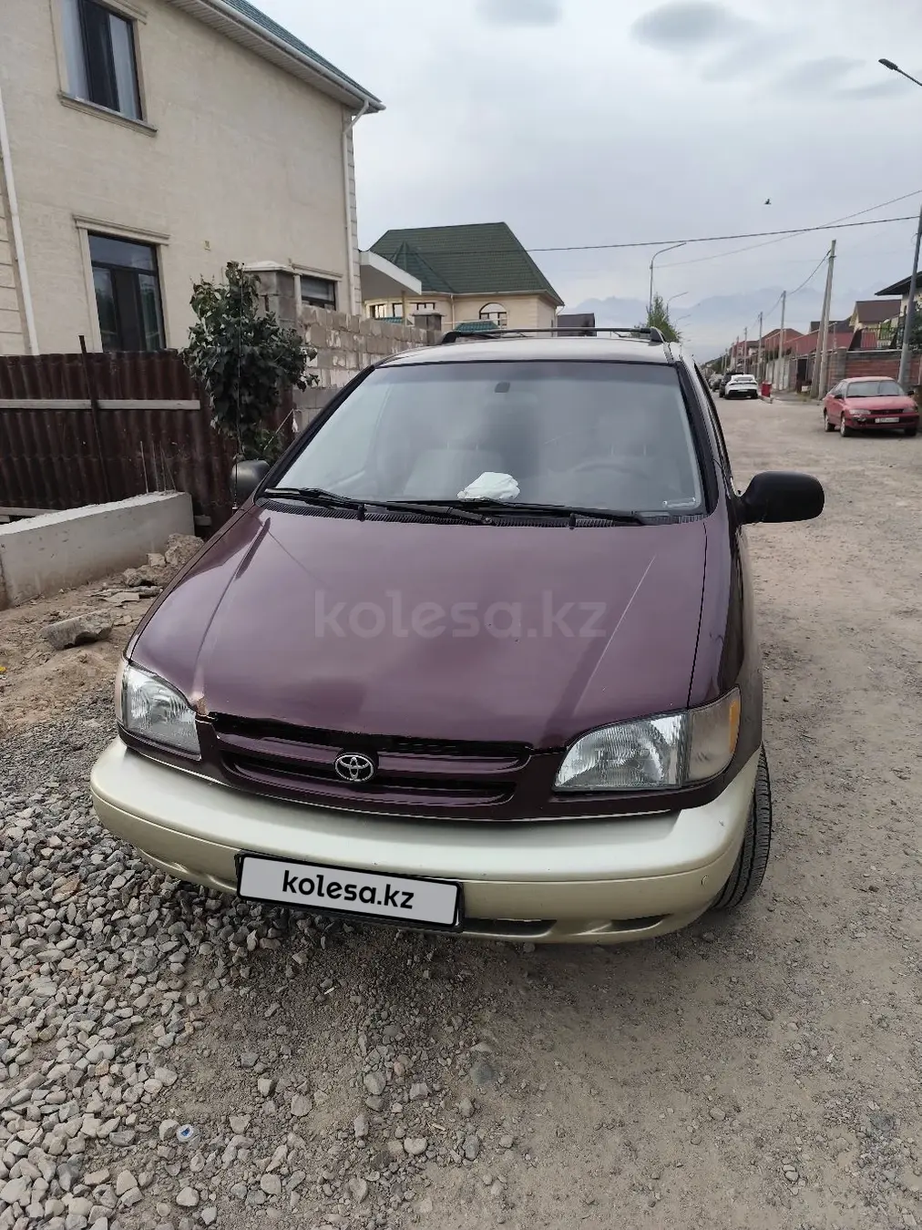 Toyota Sienna, 1998