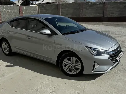 Hyundai Elantra 2019 года за 9 000 000 тг. в Кызылорда – фото 2