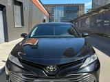 Toyota Camry 2021 года за 16 500 000 тг. в Астана – фото 2