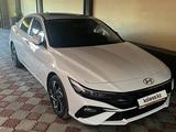 Hyundai Elantra 2023 года за 8 900 000 тг. в Алматы – фото 2