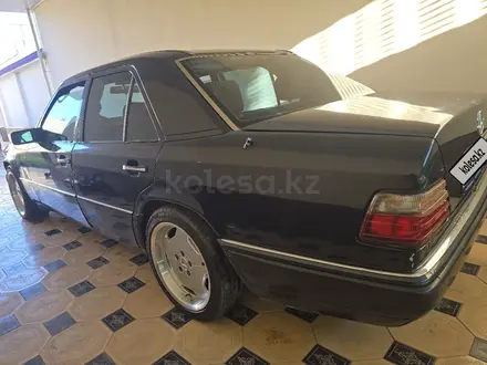 Mercedes-Benz E 200 1992 года за 1 250 000 тг. в Шымкент – фото 3
