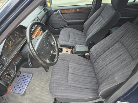 Mercedes-Benz E 200 1992 года за 1 250 000 тг. в Шымкент