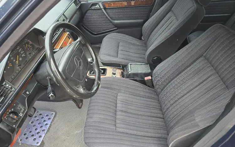 Mercedes-Benz E 200 1992 года за 1 250 000 тг. в Шымкент