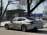 Hyundai Sonata 2021 года за 13 700 000 тг. в Алматы – фото 4