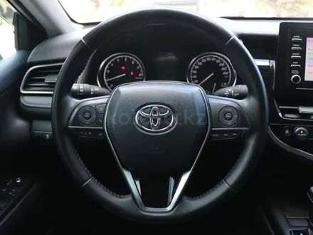 Toyota Camry 2021 года за 13 750 000 тг. в Астана – фото 13