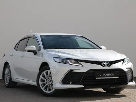 Toyota Camry 2021 года за 13 750 000 тг. в Астана – фото 8