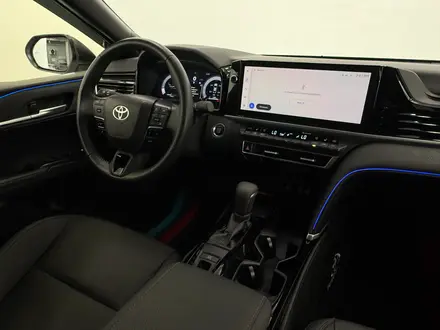 Toyota Camry Luxe 2024 года за 21 490 000 тг. в Астана – фото 13