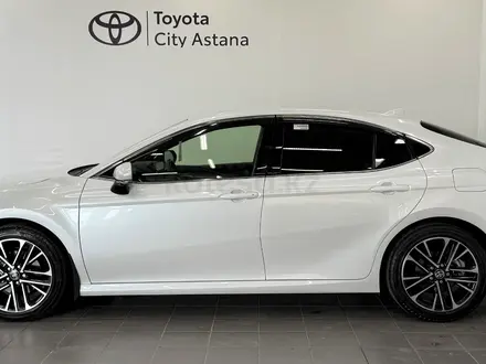 Toyota Camry Luxe 2024 года за 21 490 000 тг. в Астана – фото 3