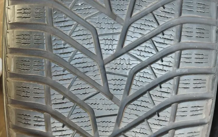 Yokohama BluEarth Winter V905, 265/40 R21. за 100 000 тг. в Алматы
