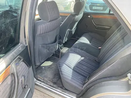 Mercedes-Benz E 260 1992 года за 1 300 000 тг. в Астана – фото 11