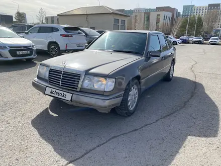 Mercedes-Benz E 260 1992 года за 1 300 000 тг. в Астана – фото 4