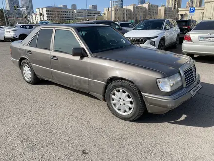 Mercedes-Benz E 260 1992 года за 1 300 000 тг. в Астана