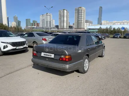 Mercedes-Benz E 260 1992 года за 1 300 000 тг. в Астана – фото 7