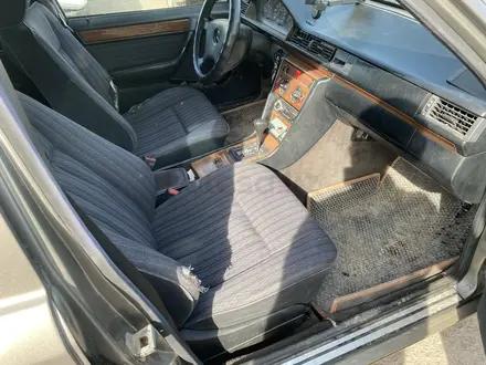 Mercedes-Benz E 260 1992 года за 1 300 000 тг. в Астана – фото 10