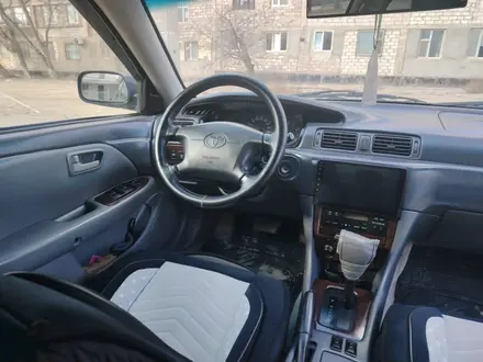 Toyota Camry 1998 года за 3 100 000 тг. в Жанаозен – фото 4