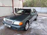 Mercedes-Benz C 280 1994 года за 2 100 000 тг. в Караганда – фото 2