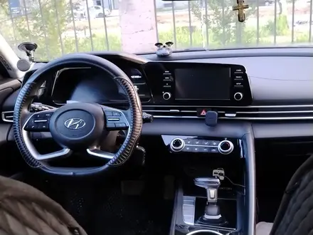 Hyundai Elantra 2023 года за 7 750 000 тг. в Караганда – фото 5