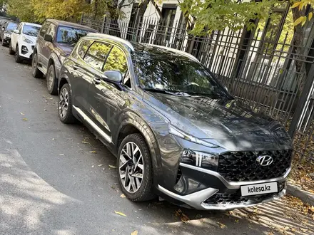 Hyundai Santa Fe 2021 года за 13 280 000 тг. в Алматы