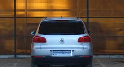 Volkswagen Tiguan 2015 года за 6 300 000 тг. в Атырау – фото 4