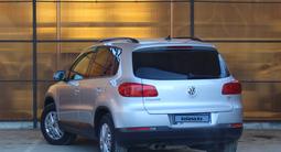 Volkswagen Tiguan 2015 года за 6 300 000 тг. в Атырау – фото 3