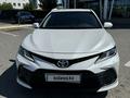 Toyota Camry 2021 года за 14 100 000 тг. в Кызылорда – фото 2