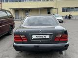 Mercedes-Benz E 230 1996 года за 1 800 000 тг. в Алматы – фото 4