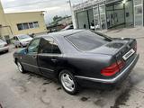 Mercedes-Benz E 230 1996 года за 2 000 000 тг. в Алматы – фото 5